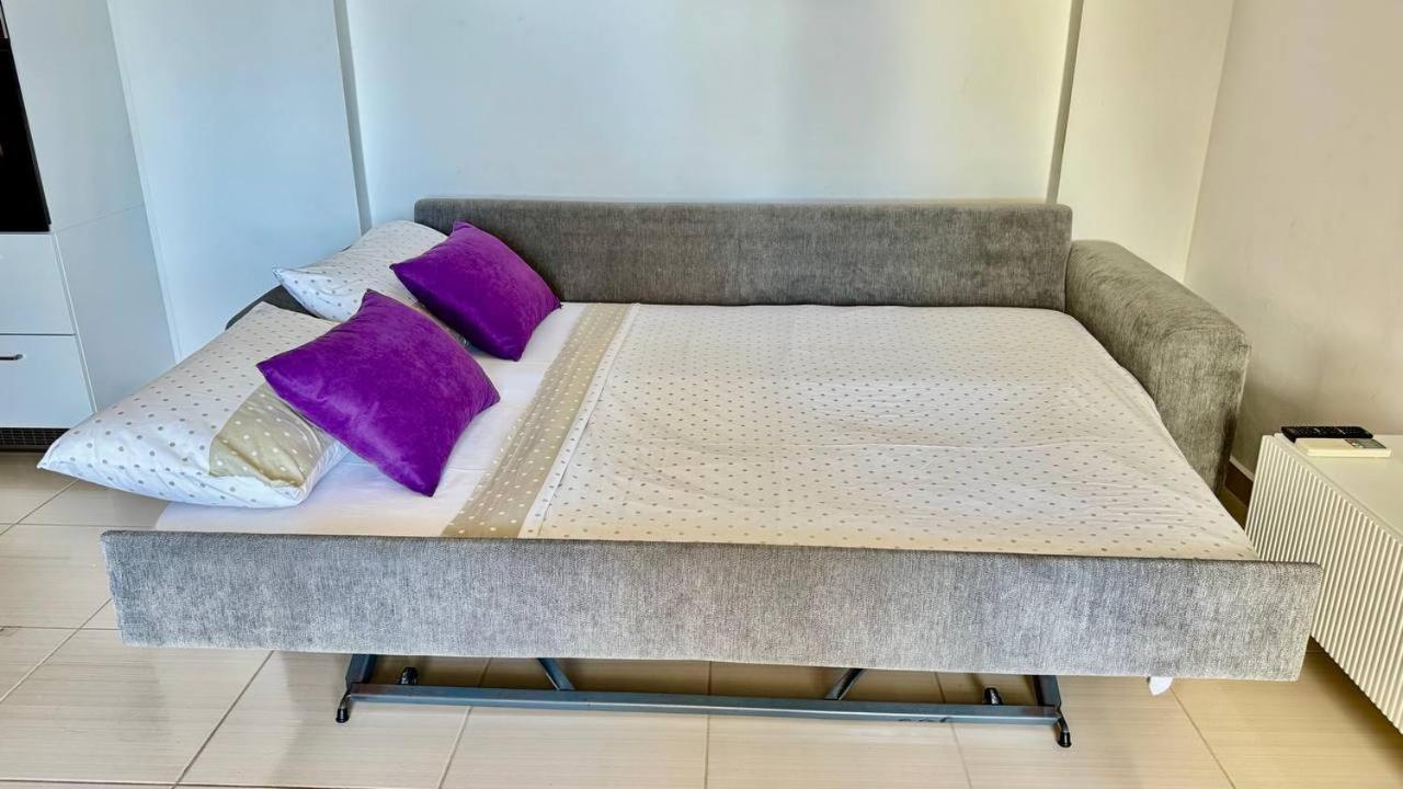 White Coast Apartment Sarande Bagian luar foto